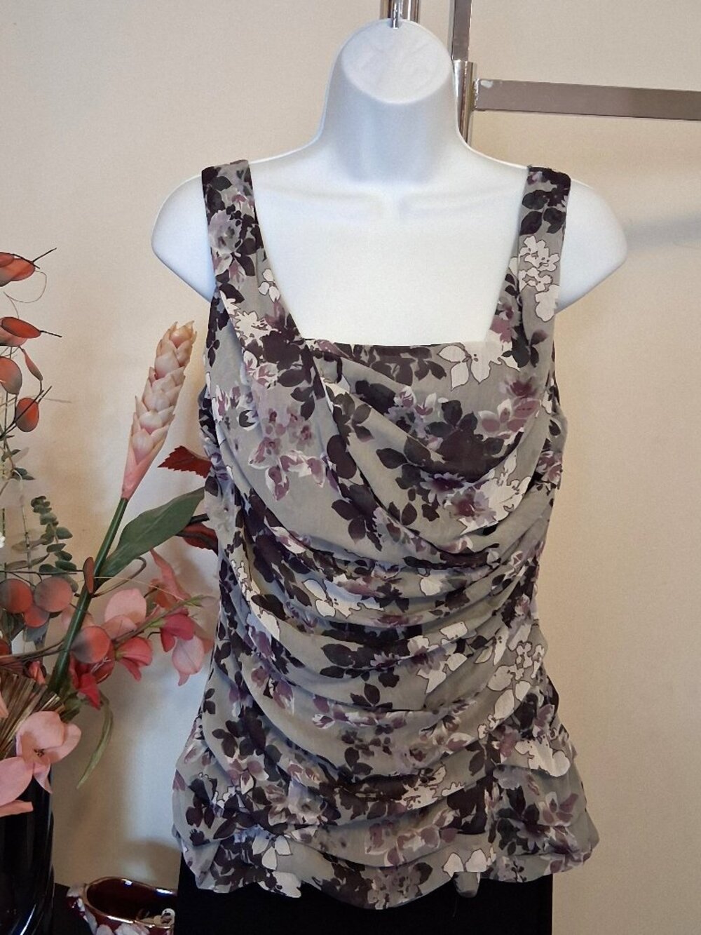 NWOT Zoe Unique Pleated Flowy Lined Camisole Soft Quality Floral Tank Top 4